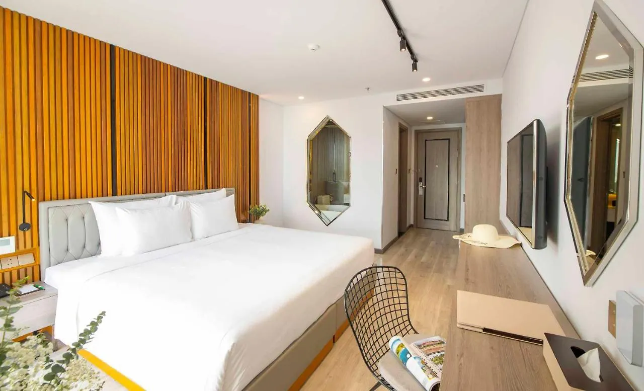 Haian Riverfront Hotel 岘港 4*,